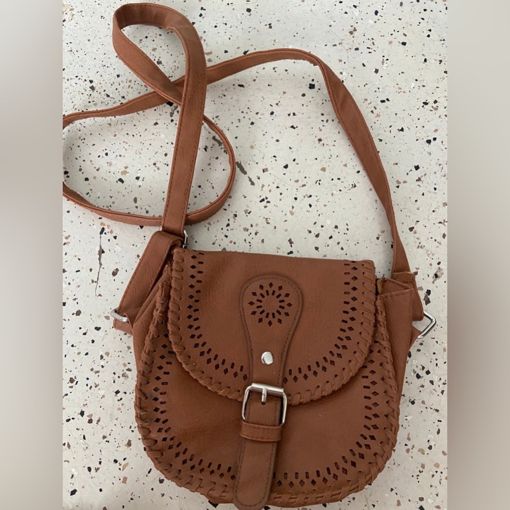 Rue 21 crossbody